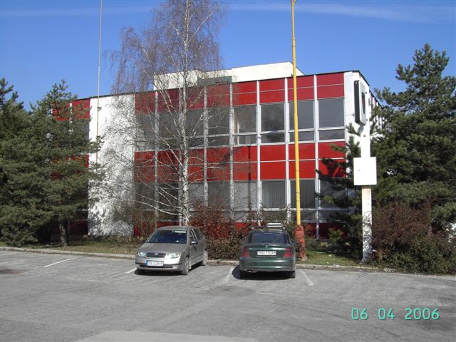 1999, tretie sídlo firmy - prenajaté priestory v budove SSE v Považskej Bystrici